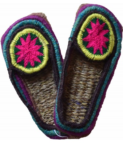 Grass Slippers (Pulla)-  C Multicolour (Colour of design may vary as each Pullas were made in diffrent colour combinations)